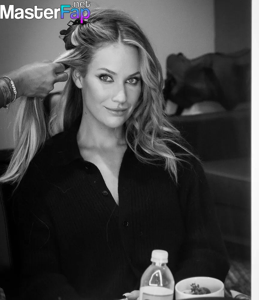 Paige Spiranac Nude OnlyFans Leak Picture lPyntSYGLL