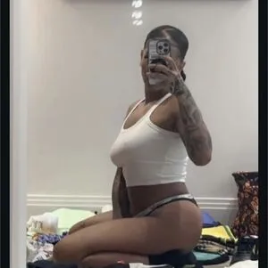 Paigey Cakey Thumbnail Picture