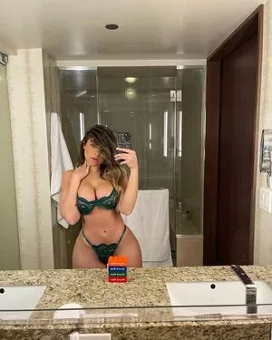 Paola Perez Thumbnail Picture