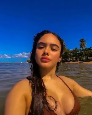 Paolakrystal Profile Thumbnail
