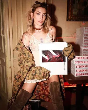 Parisjackson Thumbnail Picture
