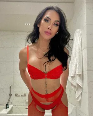 Pariss Ji Yon Thumbnail Picture