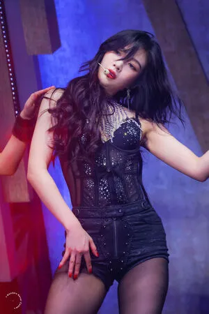 Park Soo Young Thumbnail Picture