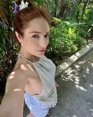Patricia Lelis Thumbnail Picture