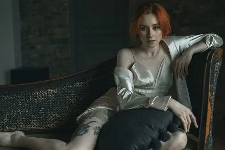 Peach Fox Thumbnail Picture