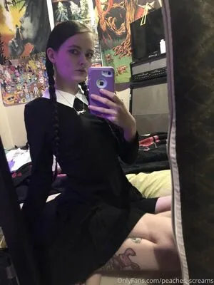Peacheyscreams Thumbnail Picture