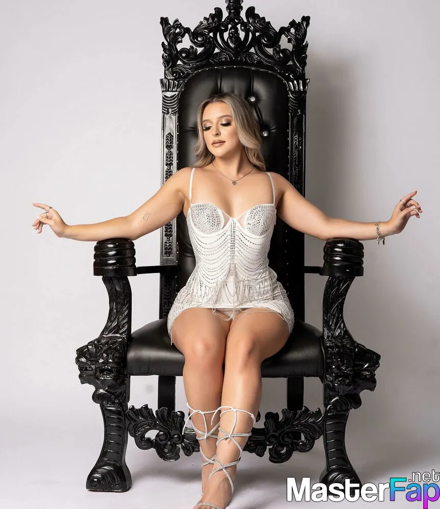 Peachyyj nudes