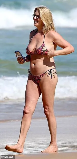 Penny Lancaster OnlyFans Leaked Free Thumbnail Picture - #10fbIsnMCL