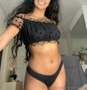 Petitebabexo Thumbnail Picture