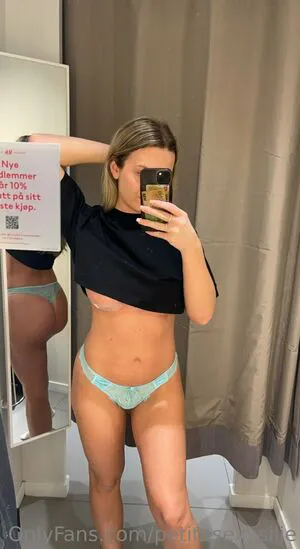 Petitesexysilje Thumbnail Picture