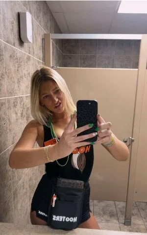 Peyton Redmond OnlyFans Leaked Free Thumbnail Picture - #4TSBjydm0A