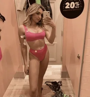 Peyton Roi List Thumbnail Picture