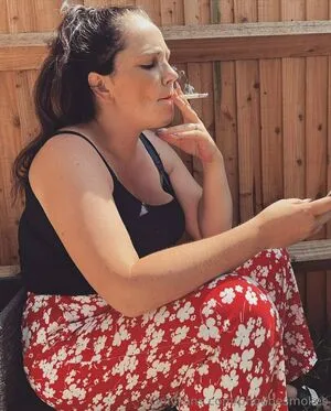 Phoebesmokes OnlyFans Leaked Free Thumbnail Picture - #ehJMsCaNme