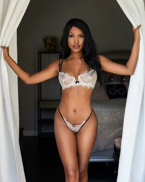 Phoenix Skye OnlyFans Leaked Free Thumbnail Picture - #res4EVxTO1
