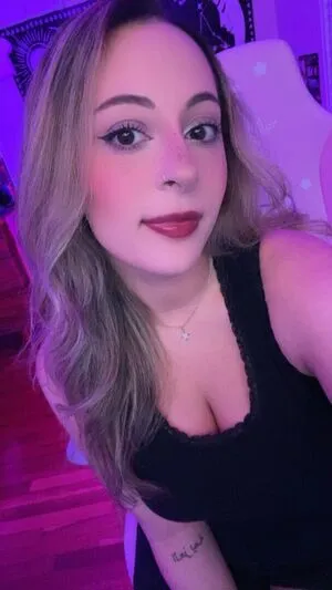 Pinkeeplays Thumbnail Picture
