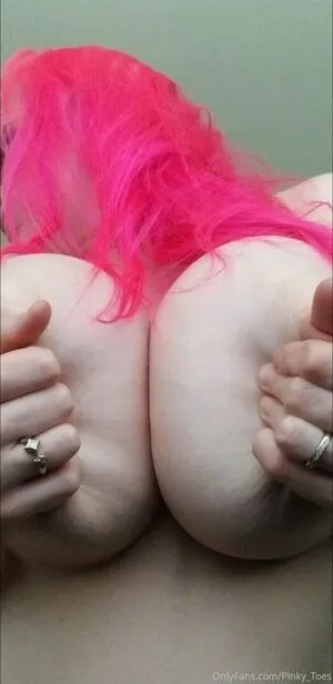 Pinky Toes Thumbnail Picture