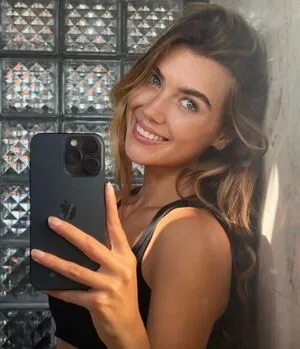 Piper Raye Thumbnail Picture