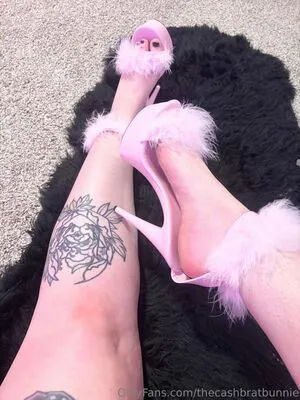 Pixelbunniee Thumbnail Picture