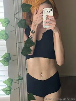 Pixieeclaire Thumbnail Picture
