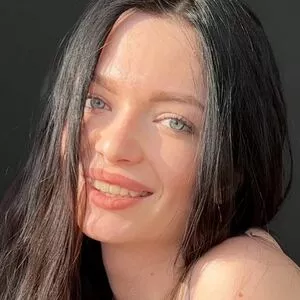 Polina Savina Thumbnail Picture
