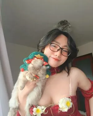 Poon Wrunya Thumbnail Picture