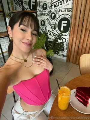 Prettyashleyy Thumbnail Picture