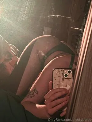 Prettybbiee Thumbnail Picture