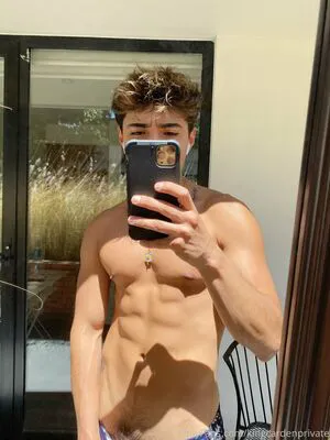 Prettyboyaedan OnlyFans Leaked Free Thumbnail Picture - #0OnbjxjD2Y