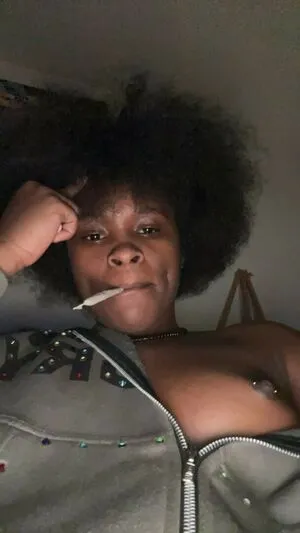 Prettyginalex Thumbnail Picture
