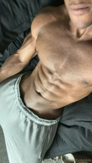 Prettyskinboi Thumbnail Picture