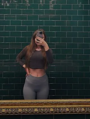 Pusigirl Thumbnail Picture