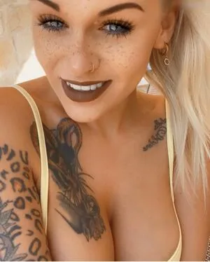 Queen Kedi Thumbnail Picture