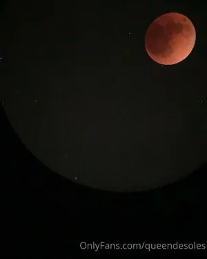 Queendesoles Thumbnail Picture