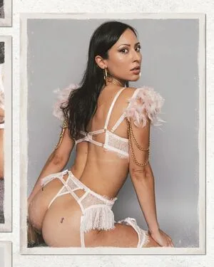 Queengold Chains OnlyFans Leaked Free Thumbnail Picture - #05VIQ7Xwdh