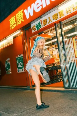 Queenie Lam Thumbnail Picture