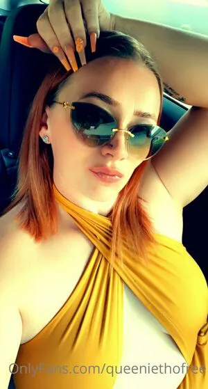 Queeniethofree Thumbnail Picture