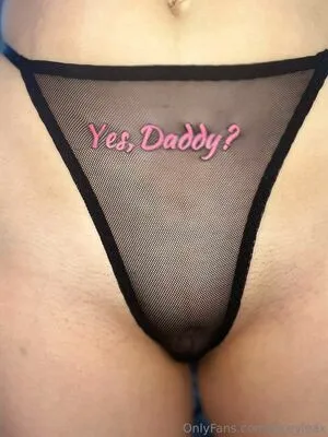 Queeniink69 Thumbnail Picture