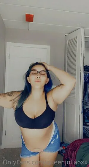 Queenjuliaoxx OnlyFans Leaked Free Thumbnail Picture - #QdEnymoq95