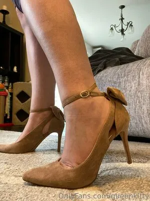 Queenkitty Thumbnail Picture