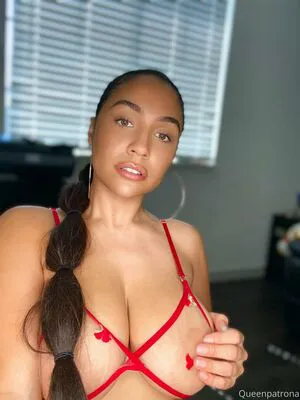 Queenpatrona OnlyFans Leaked Free Thumbnail Picture - #2aWWv5MwQI