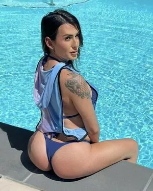 queenrosemontoya Thumbnail Picture