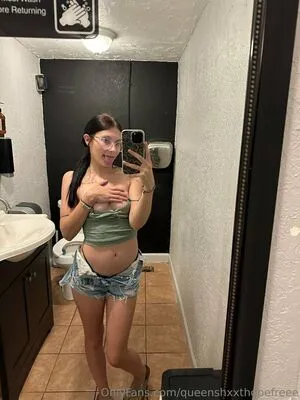 Queenshxxthopefreee OnlyFans Leaked Free Thumbnail Picture - #AqfWelwAzw