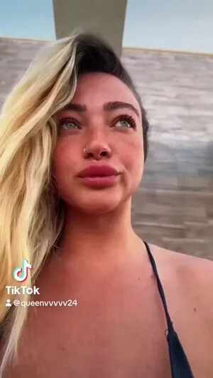 Queenvvvvv24 OnlyFans Leaked Free Thumbnail Picture - #TiXrHuDnly