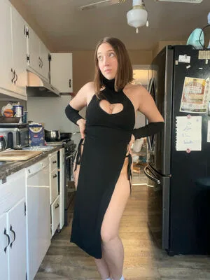 Qweeneevee OnlyFans Leaked Free Thumbnail Picture - #z7bi0HEopA