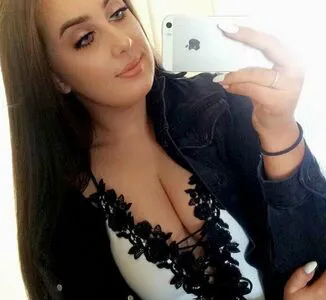 Rachel Warrick Thumbnail Picture