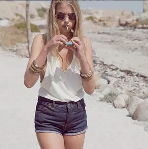 Rachelkay Thumbnail Picture