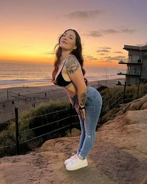 Raelynn OnlyFans Leaked Free Thumbnail Picture - #8DfWIjaeXG