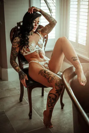 Raineyxxx Thumbnail Picture