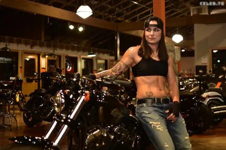 Raquel Pennington Thumbnail Picture