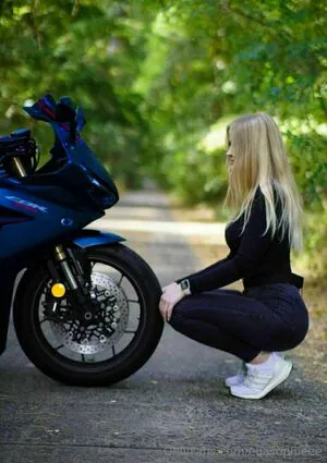 Reallady95 Thumbnail Picture